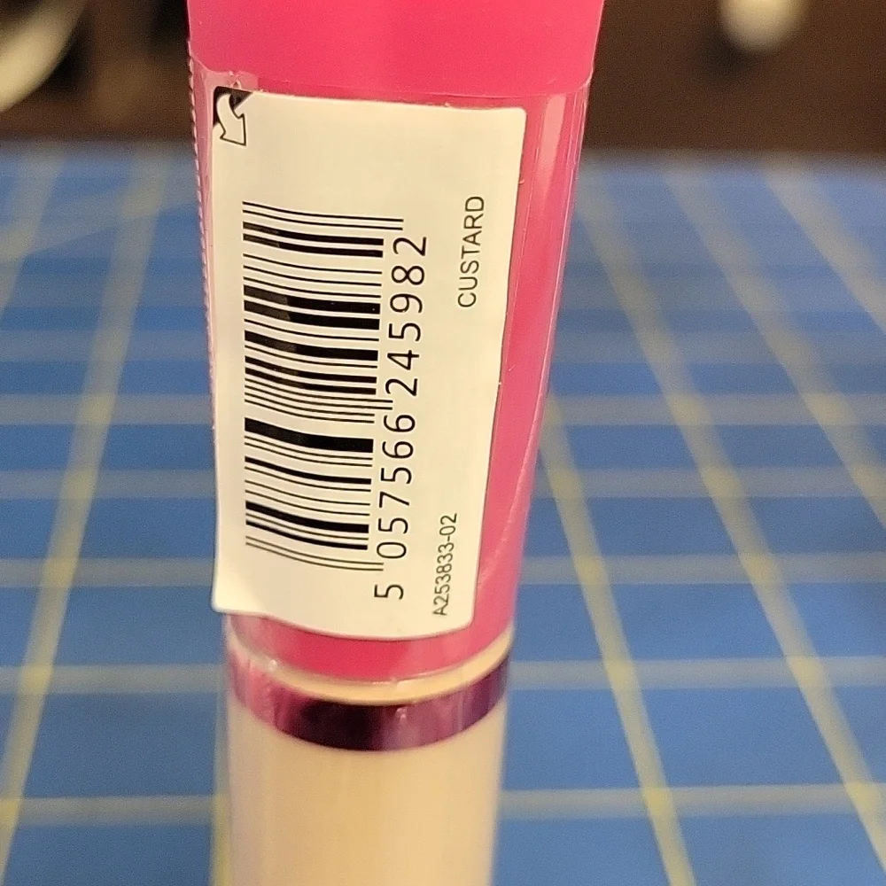I ❤️ Revolution Heart Breaker Concealer 12ml Custard New